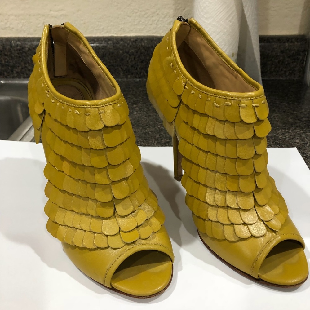 L.A.M.B. Yellow Leather Camden Booties Sz 8M